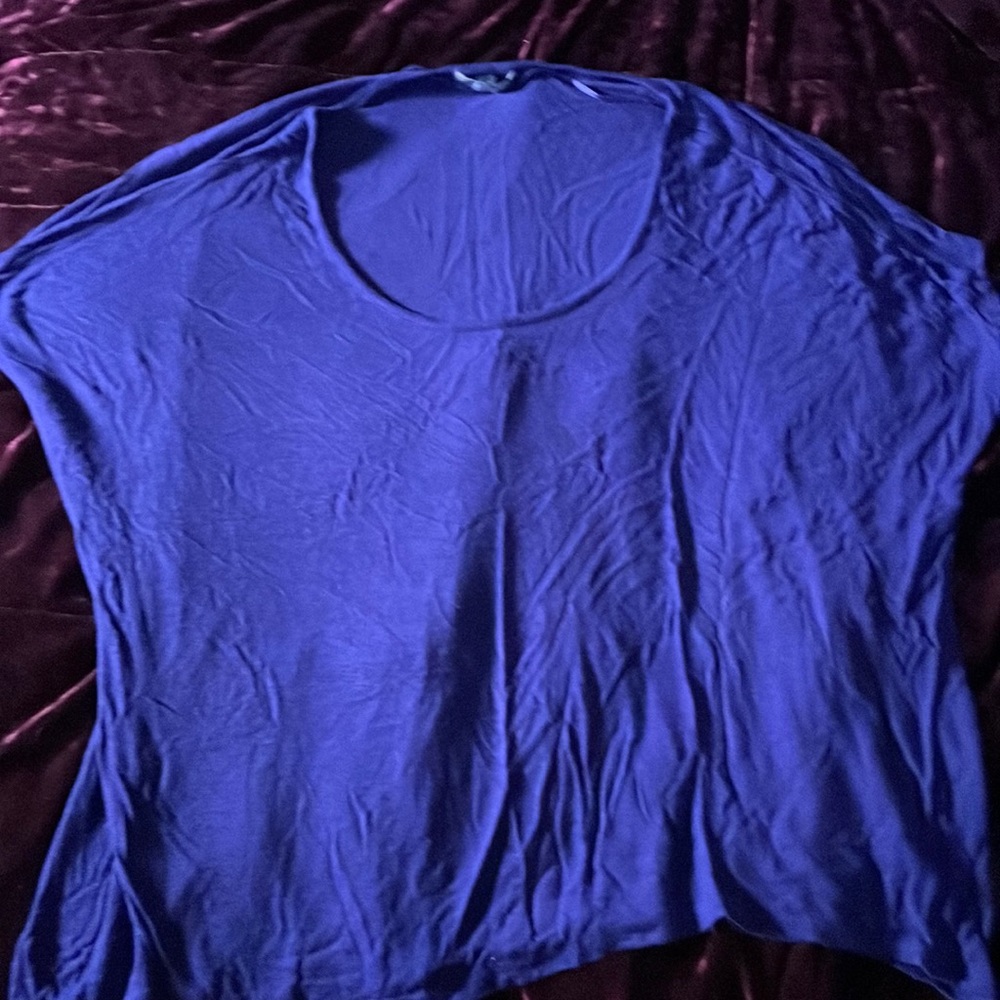 Cotton On - loose fit short sleeve.